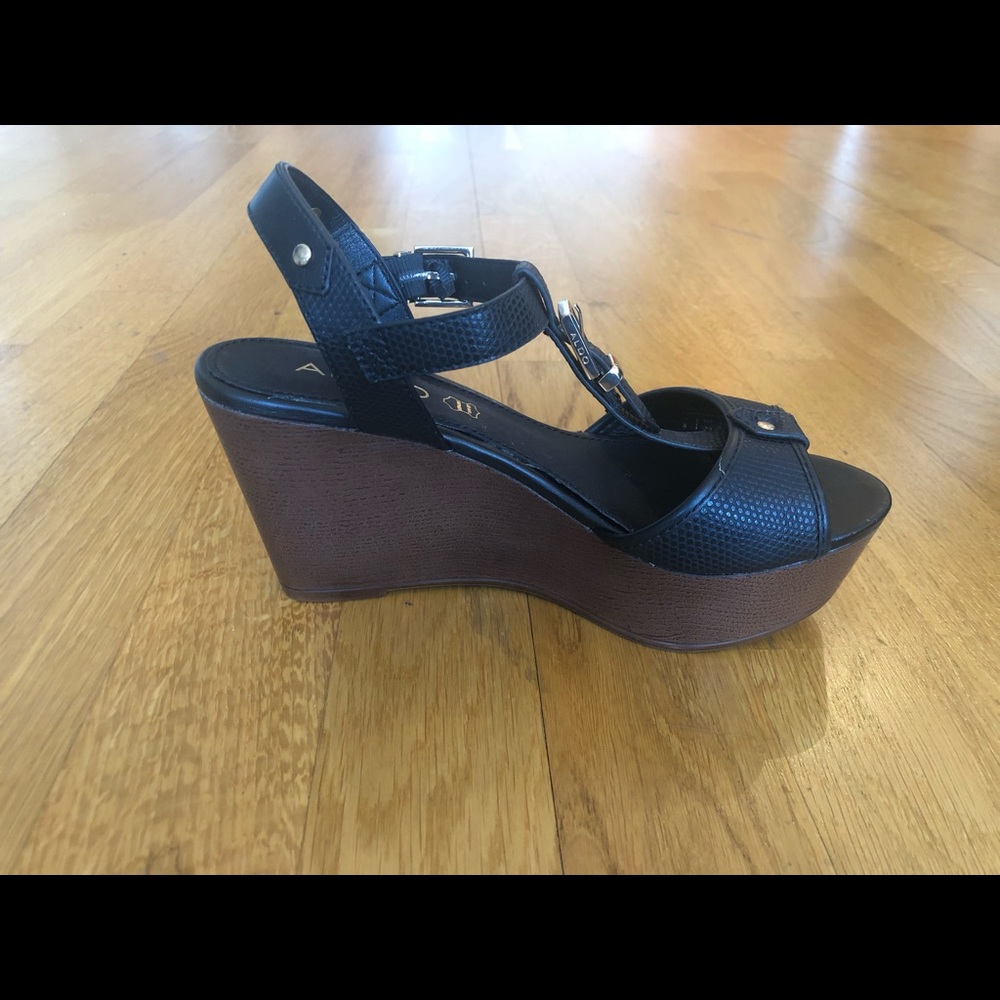 Sandals - Picture 3 of 6